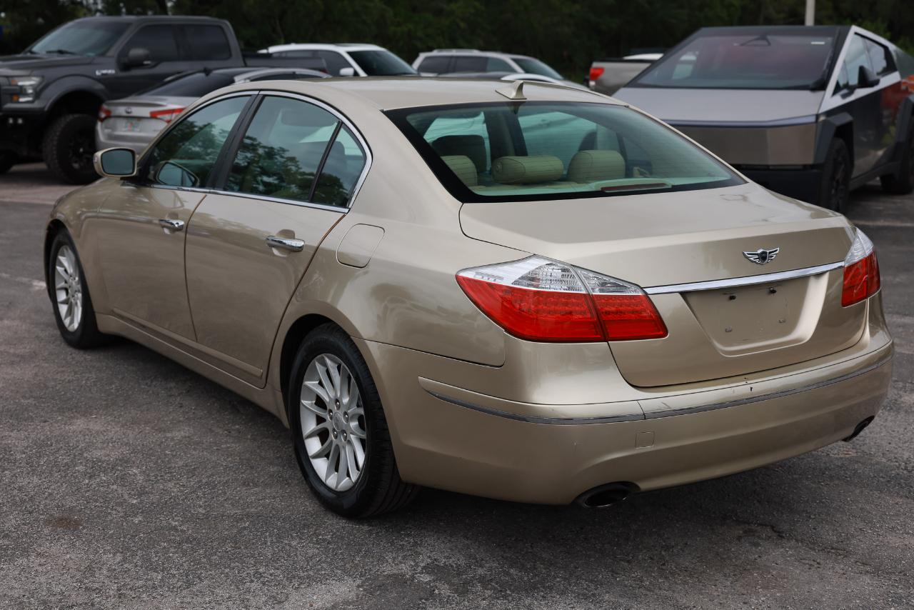 Hyundai Genesis  2011