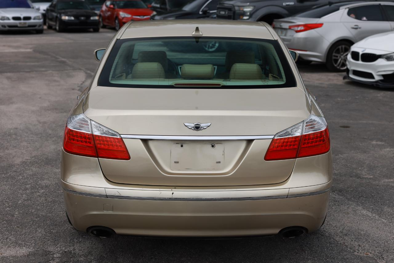 Hyundai Genesis  2011