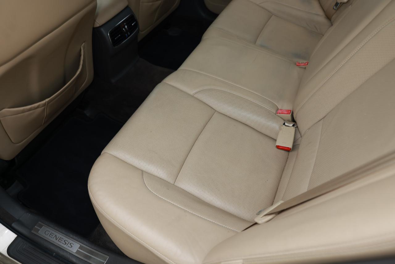 Hyundai Genesis  2011