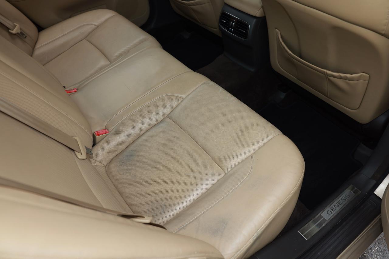 Hyundai Genesis  2011