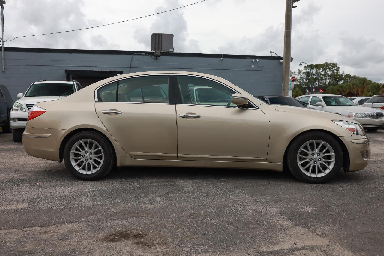 Hyundai Genesis  2011