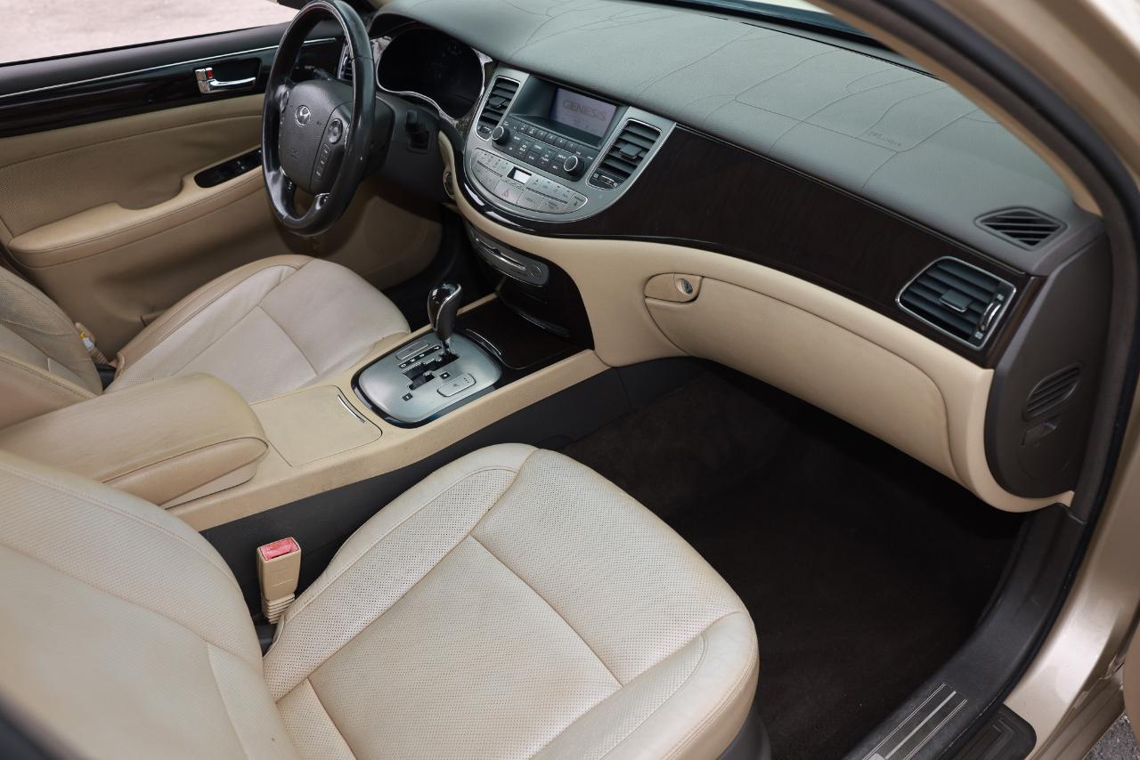 Hyundai Genesis  2011