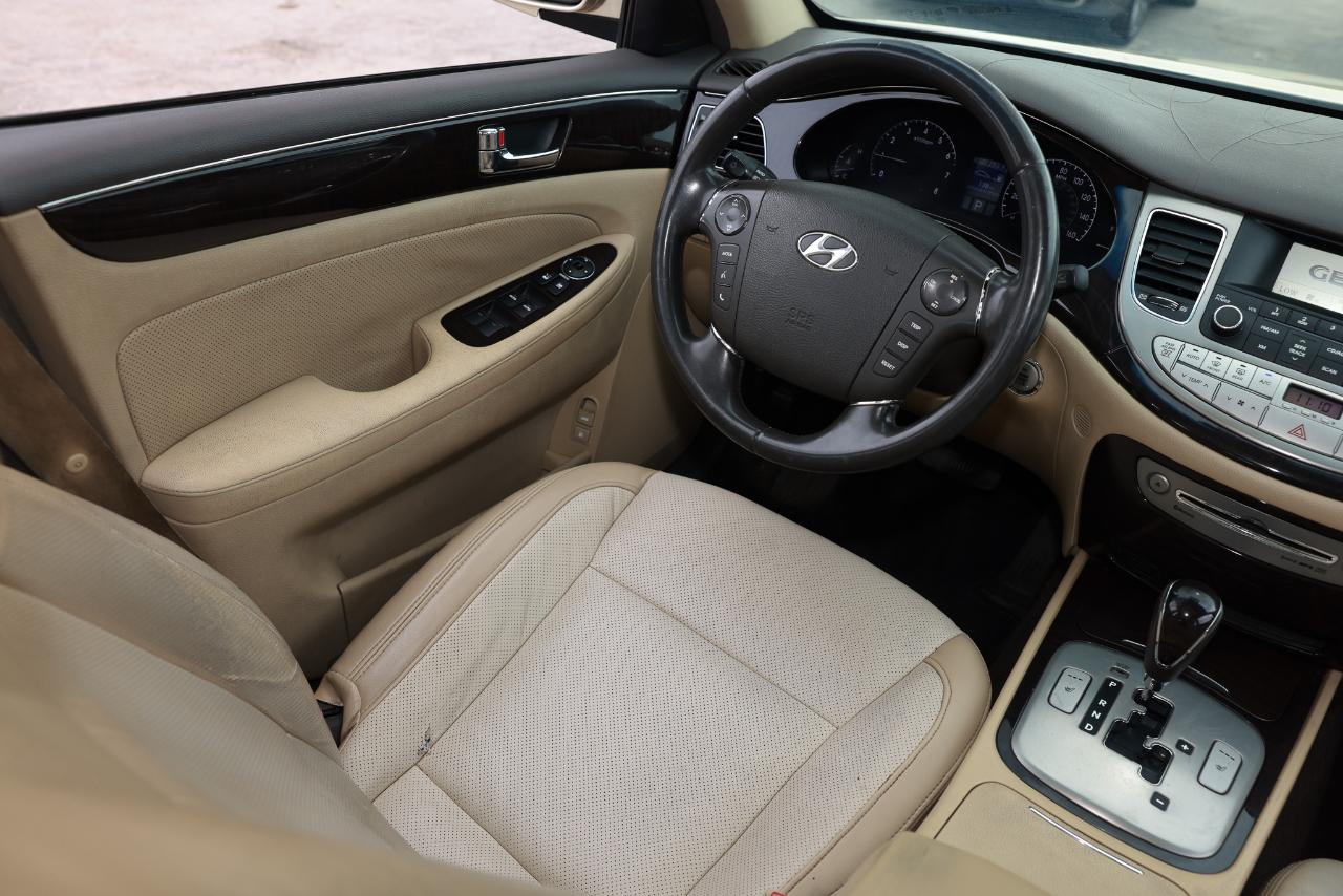 Hyundai Genesis  2011