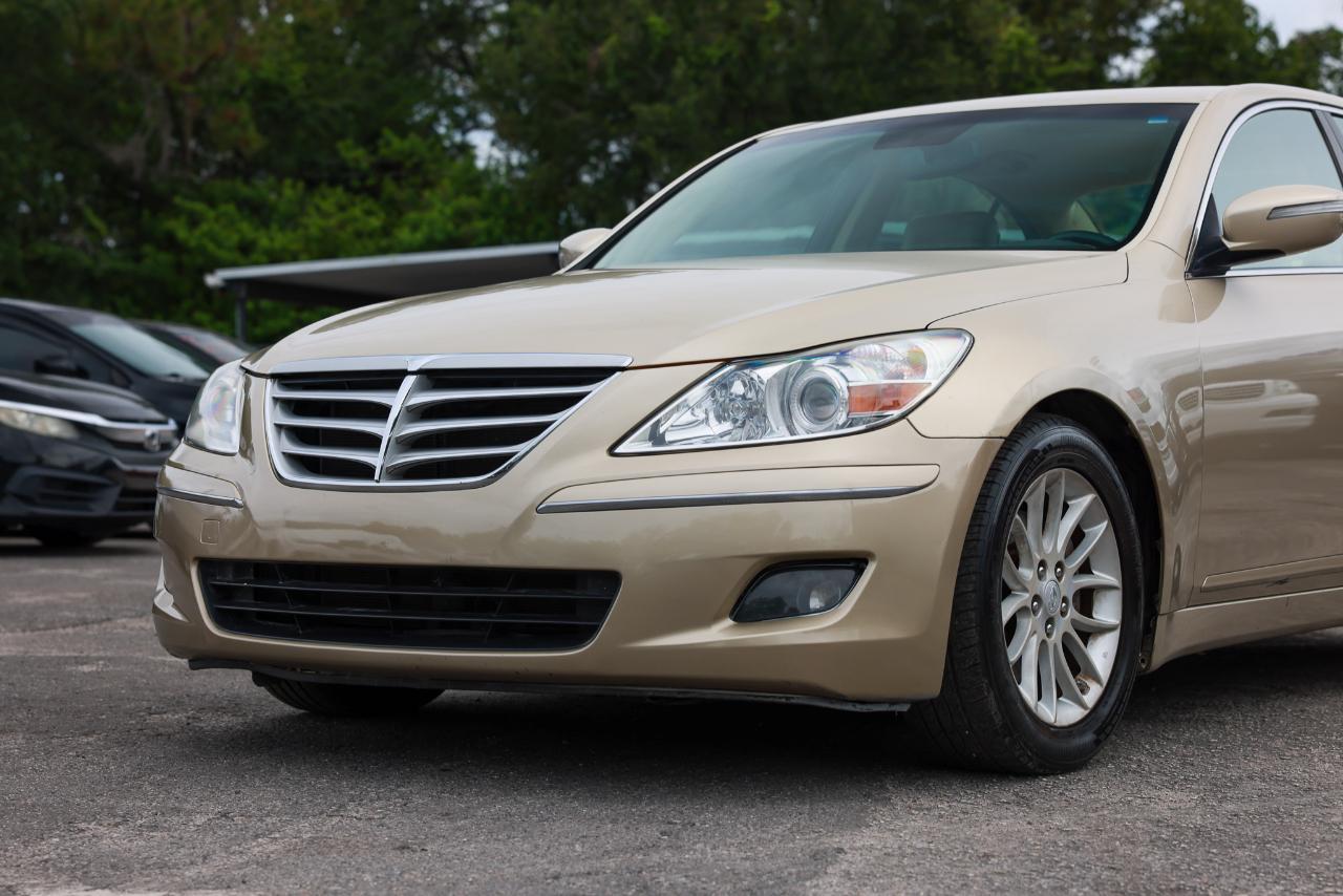 Hyundai Genesis  2011