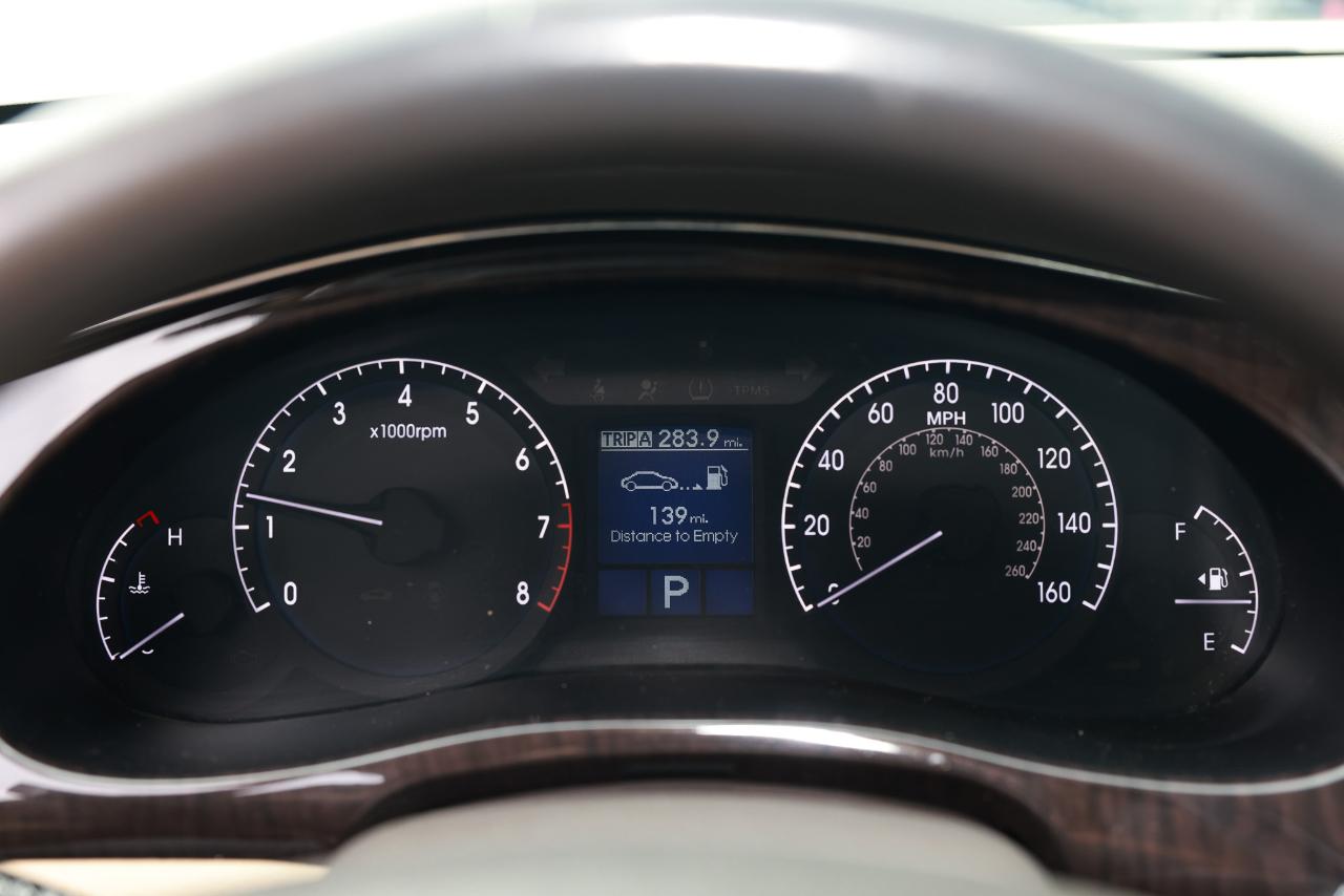 Hyundai Genesis  2011