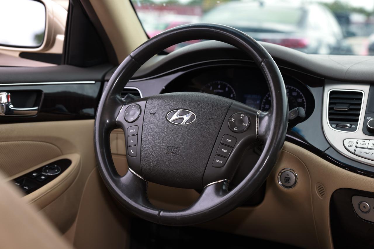 Hyundai Genesis  2011