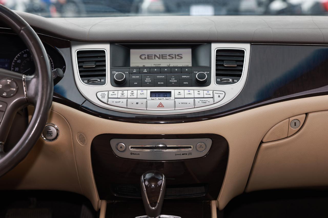 Hyundai Genesis  2011