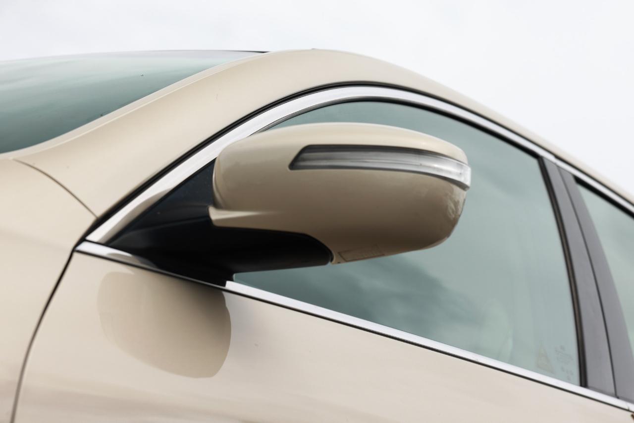 Hyundai Genesis  2011