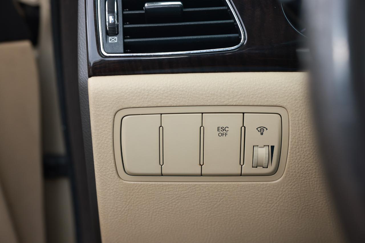 Hyundai Genesis  2011