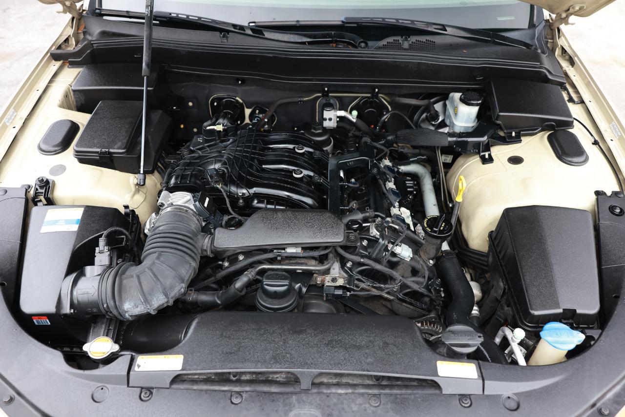 Hyundai Genesis  2011