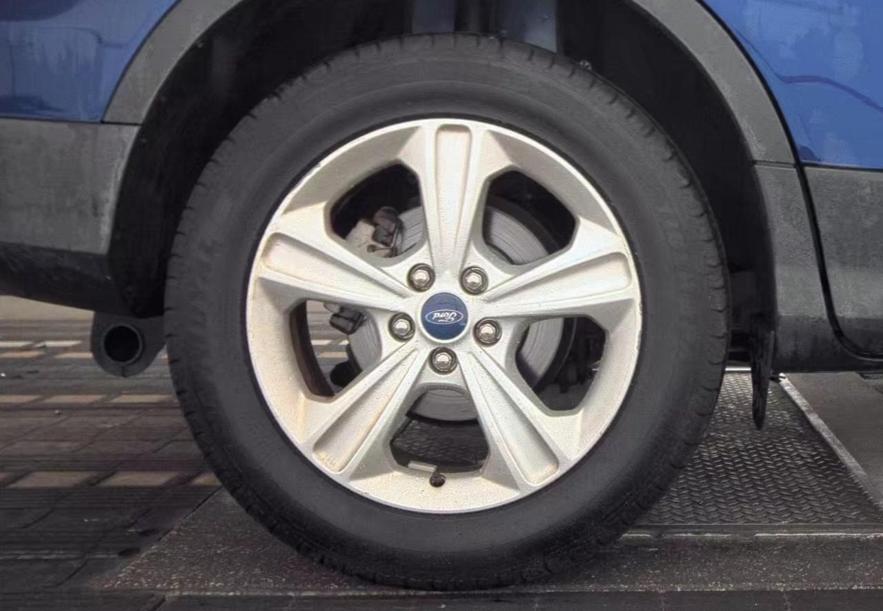 Ford Escape  2014