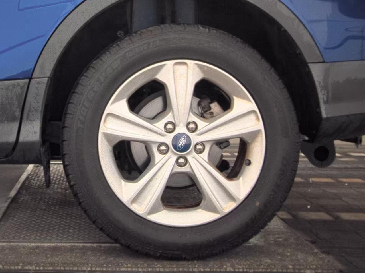Ford Escape  2014