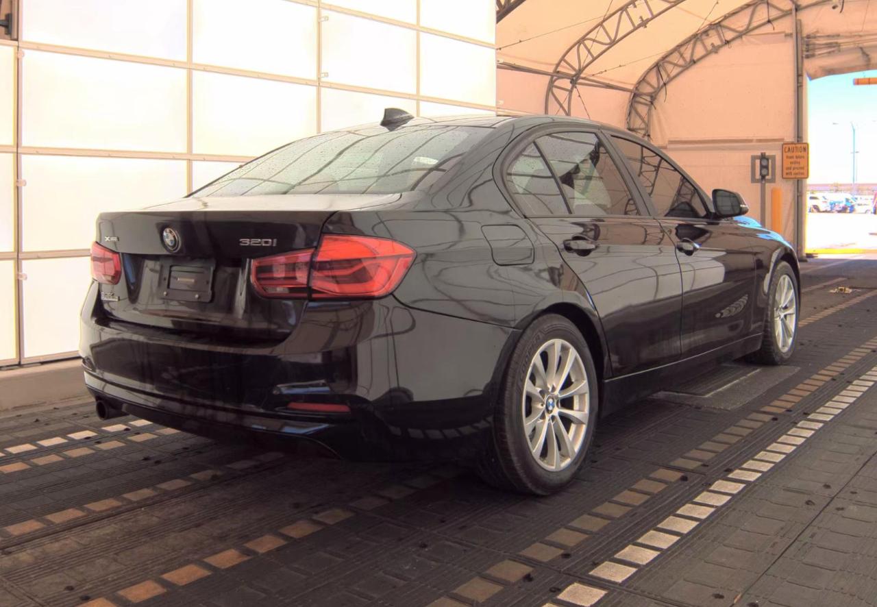 BMW 320i  2017