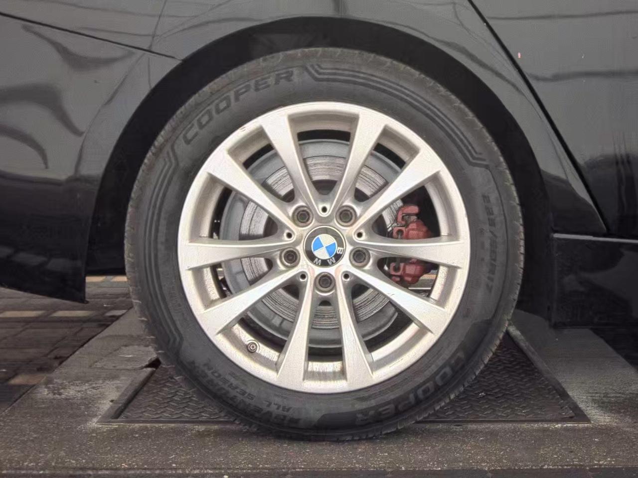 BMW 320i  2017