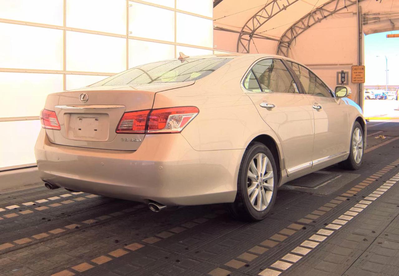 Lexus ES 350  2012