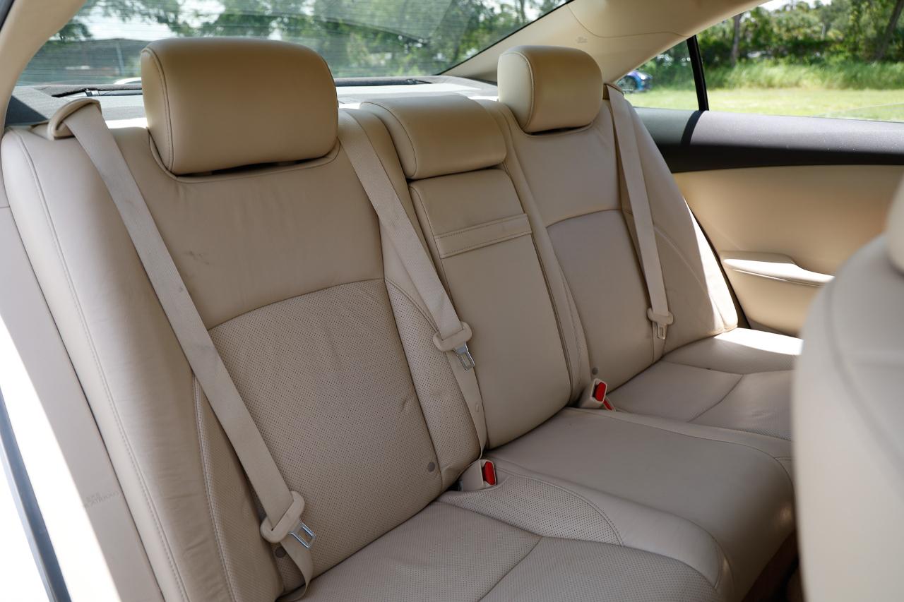 Lexus ES 350  2012