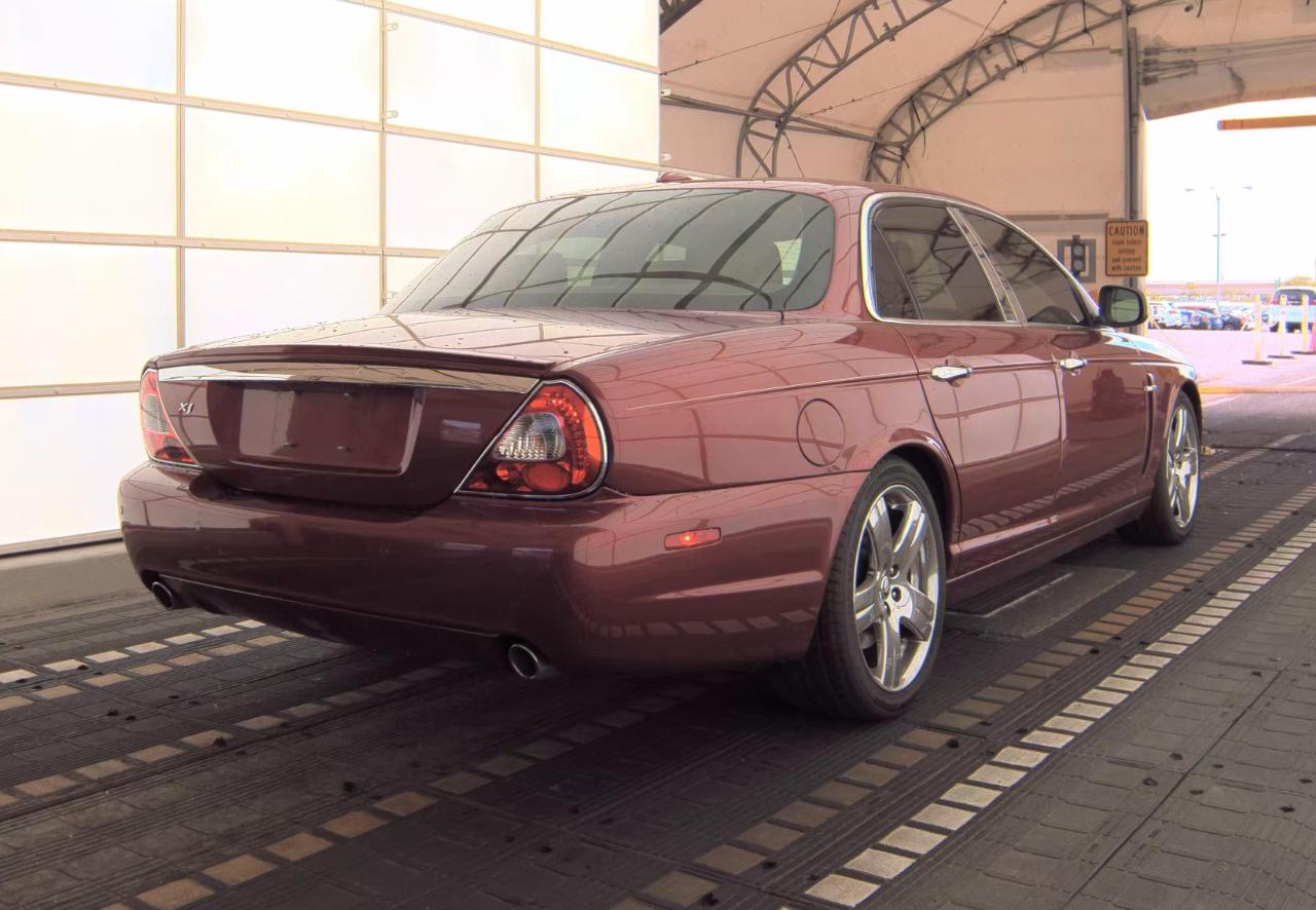 Jaguar XJ8  2008