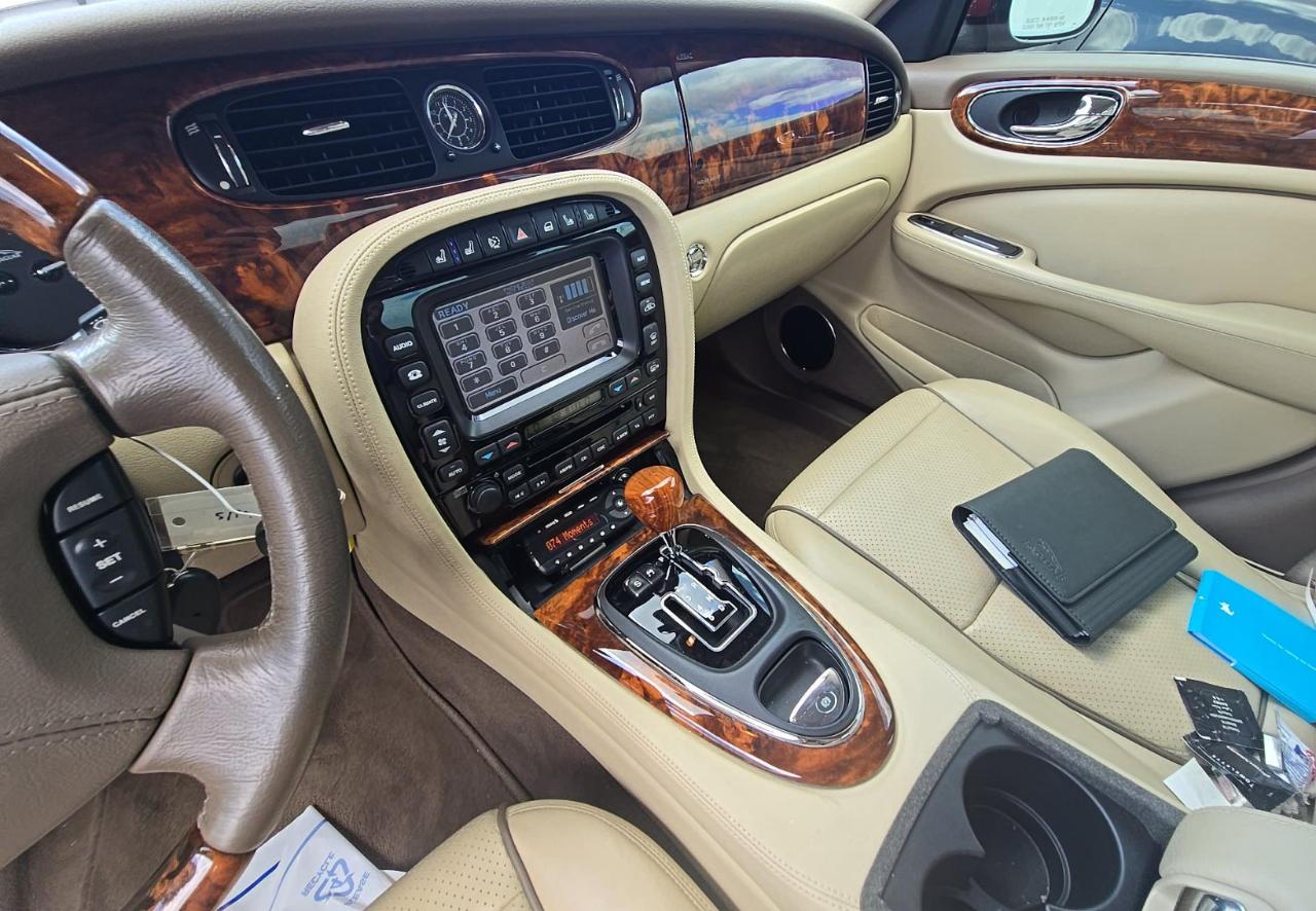 Jaguar XJ8  2008