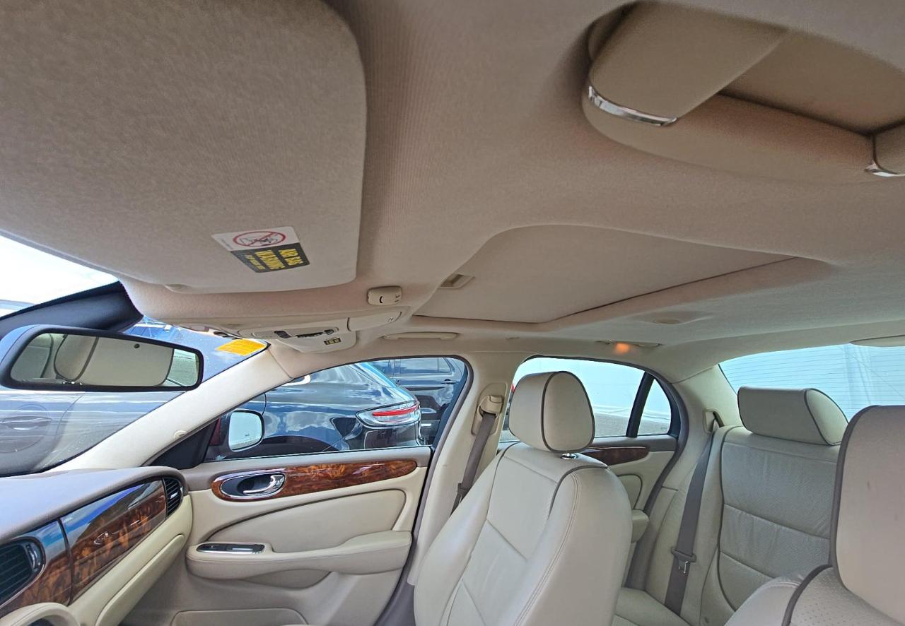 Jaguar XJ8  2008