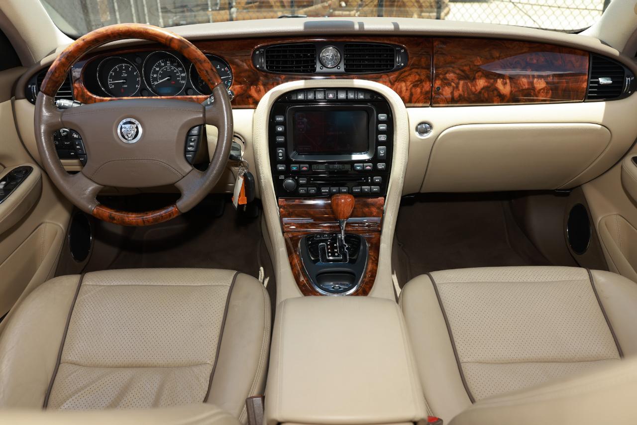 Jaguar XJ8  2008