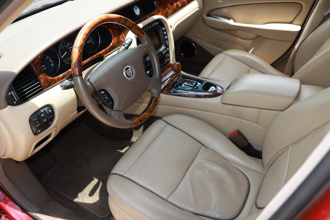 Jaguar XJ8  2008