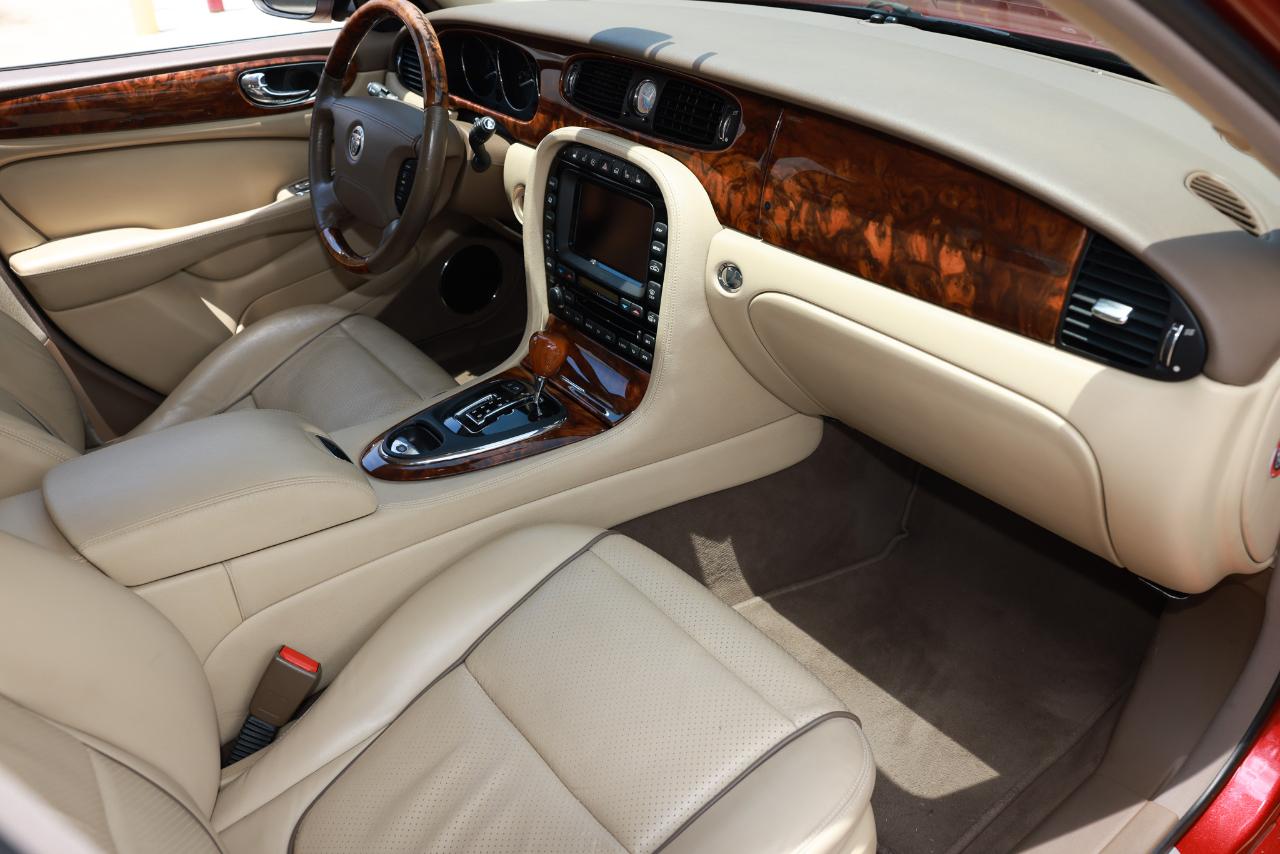 Jaguar XJ8  2008