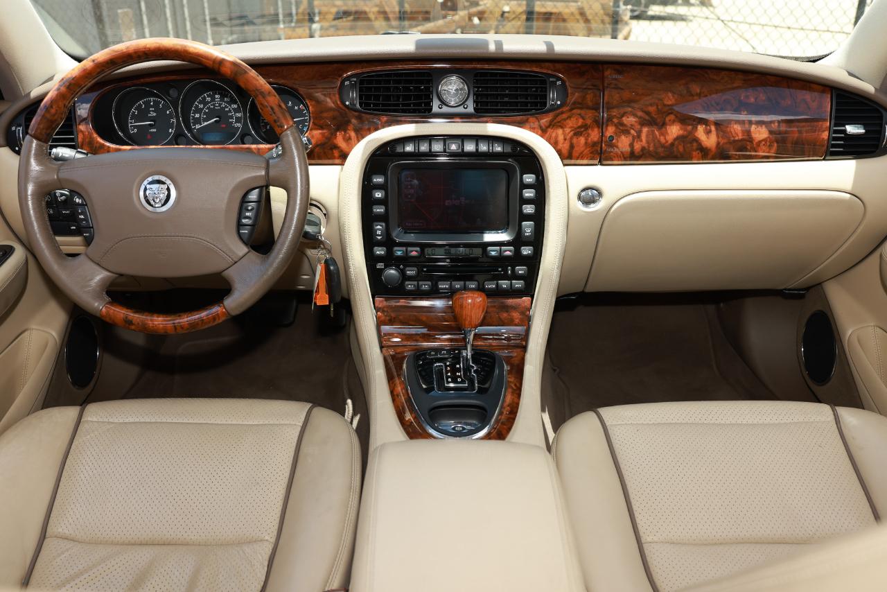 Jaguar XJ8  2008