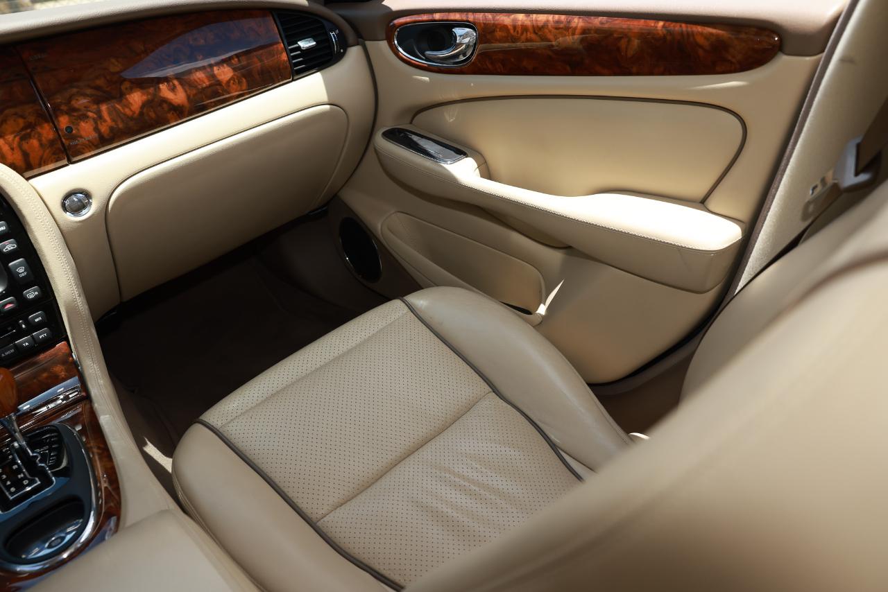 Jaguar XJ8  2008