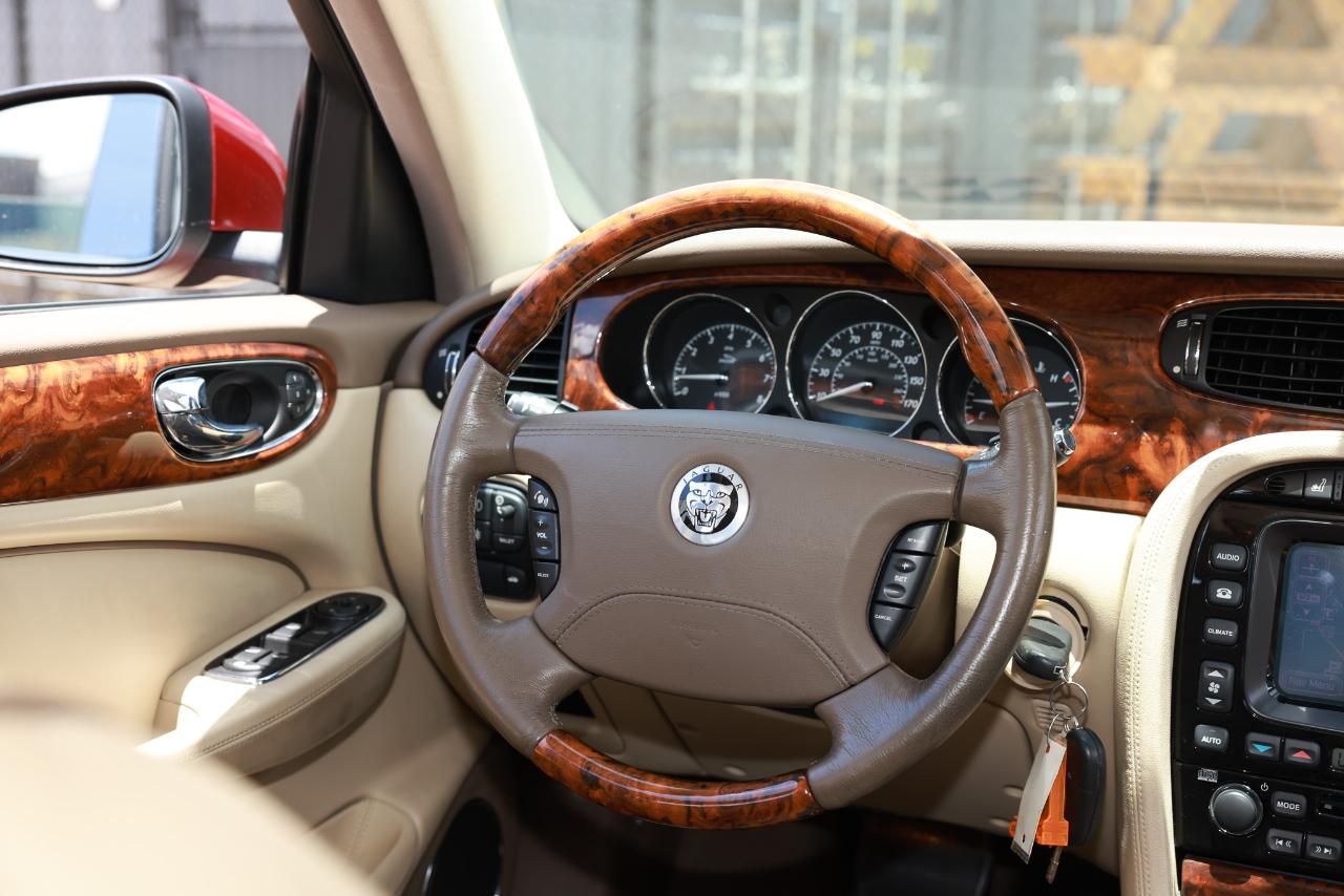 Jaguar XJ8  2008