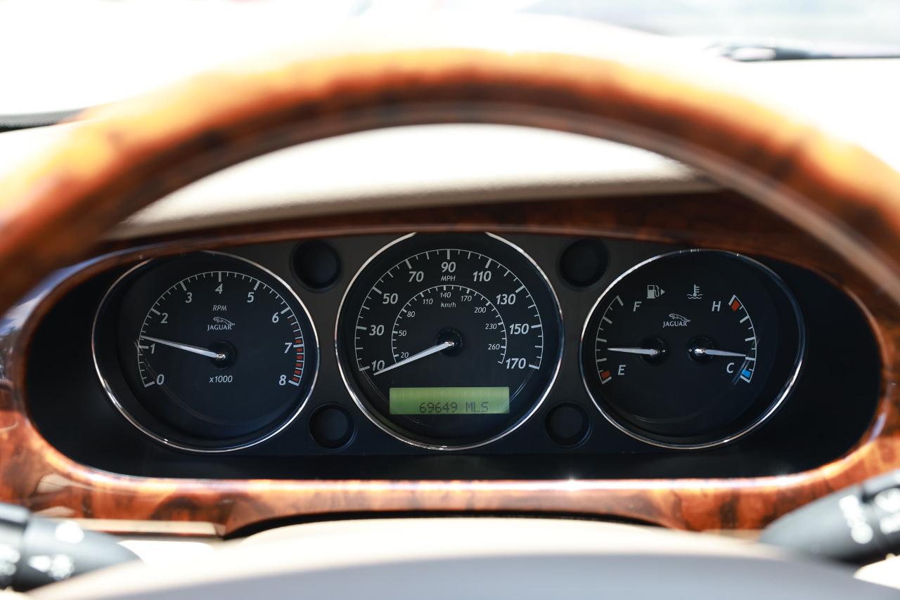 Jaguar XJ8  2008