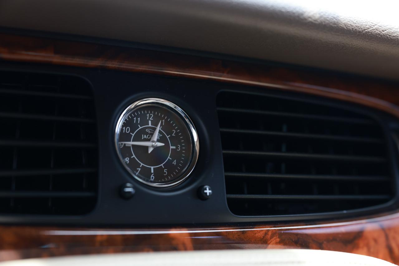 Jaguar XJ8  2008