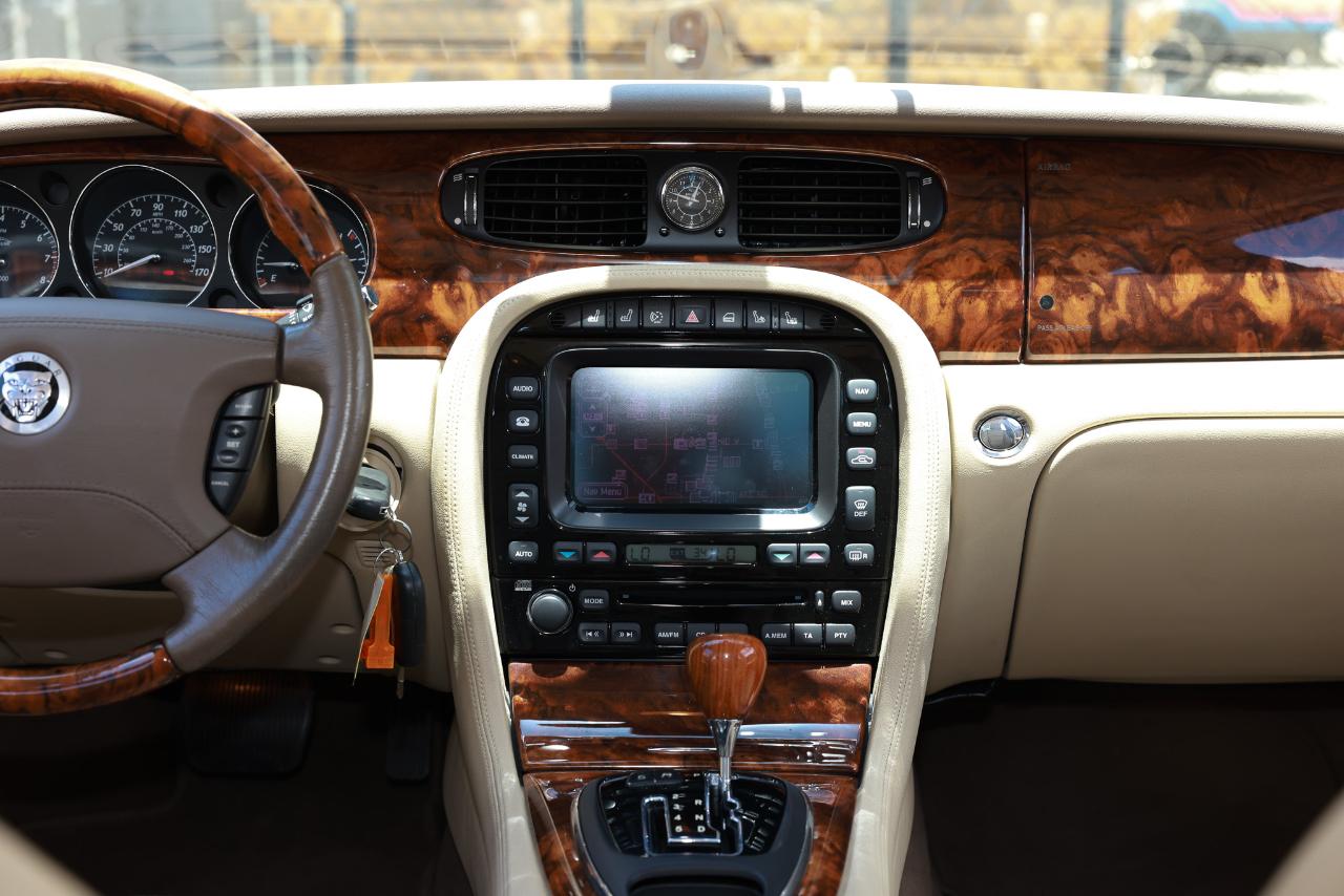 Jaguar XJ8  2008