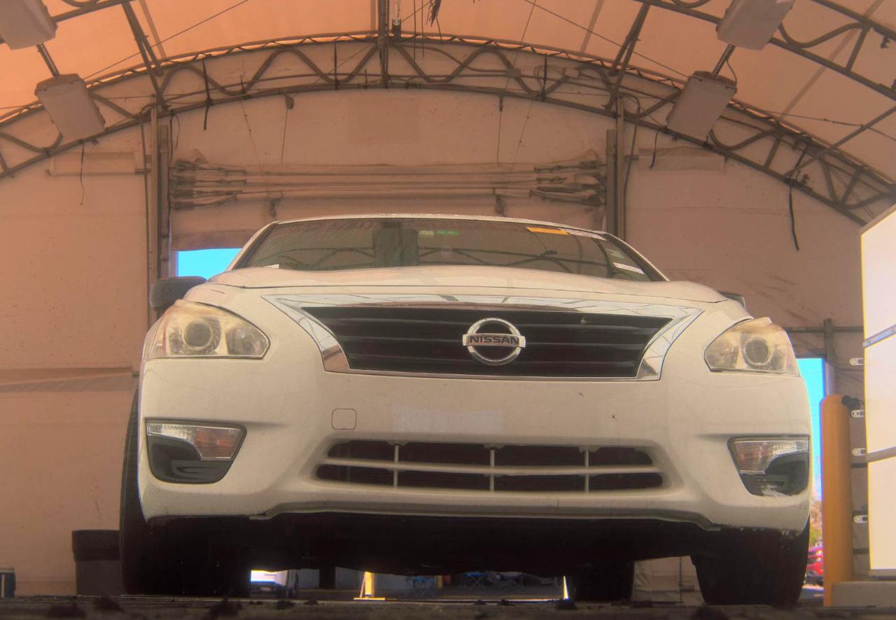 Nissan Altima  2015
