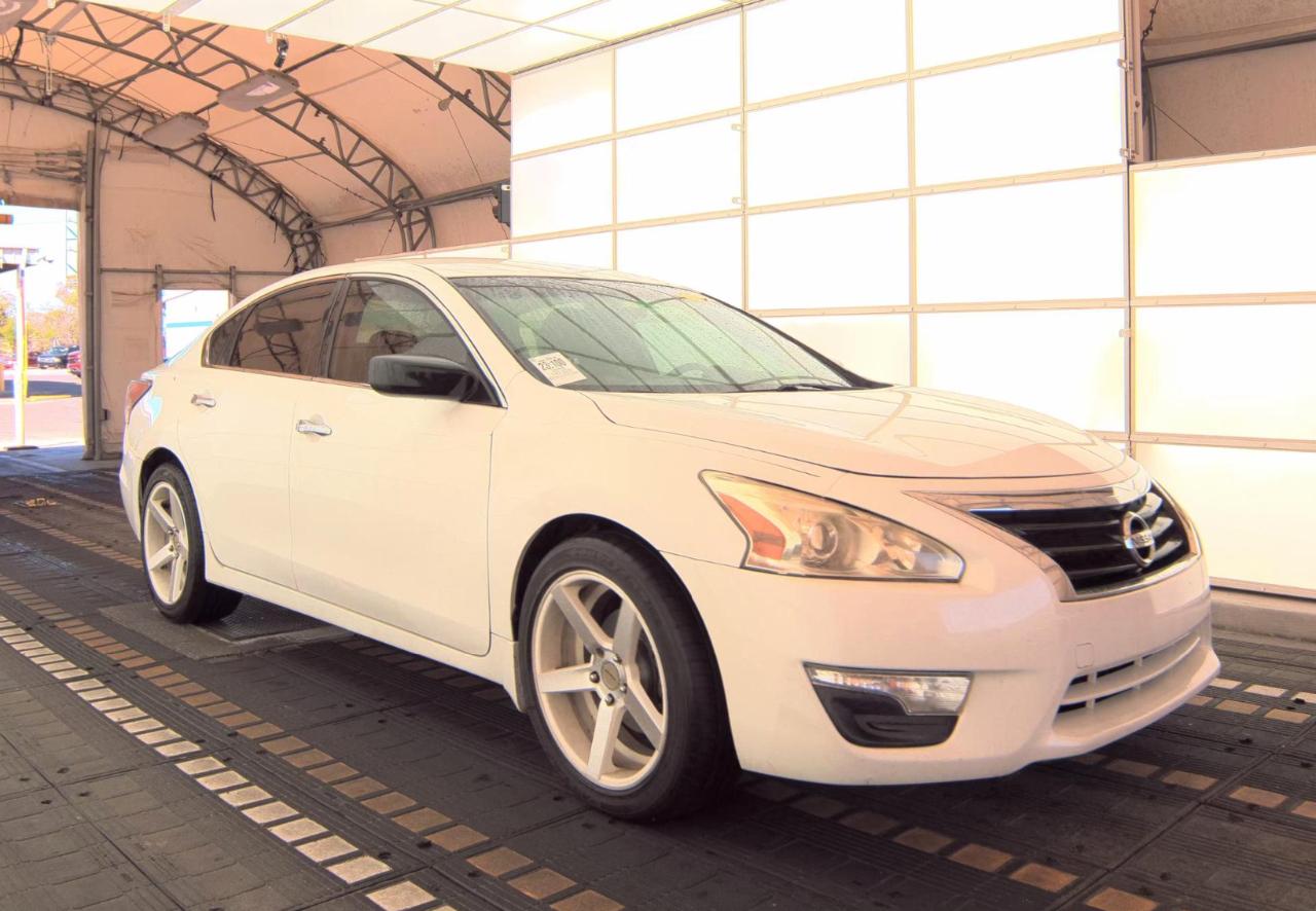 Nissan Altima  2015