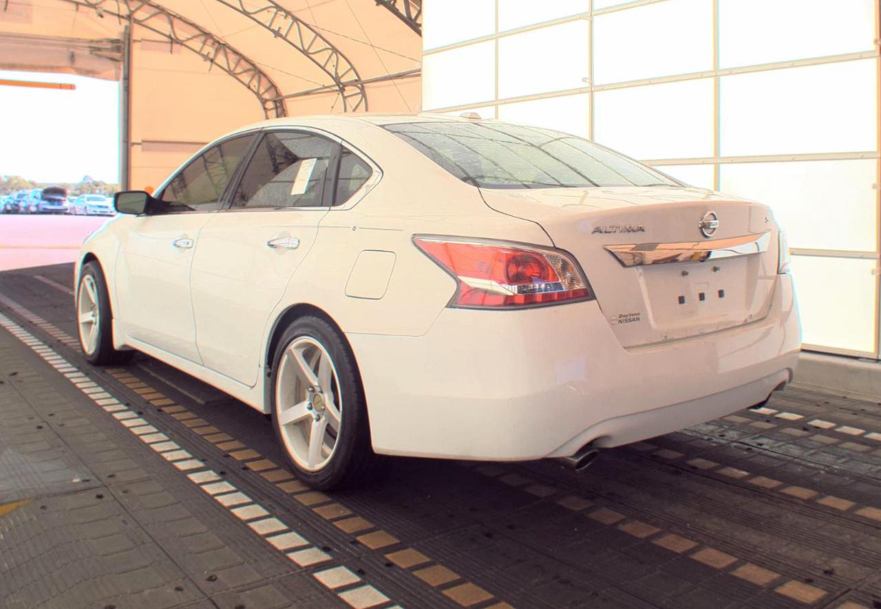 Nissan Altima  2015