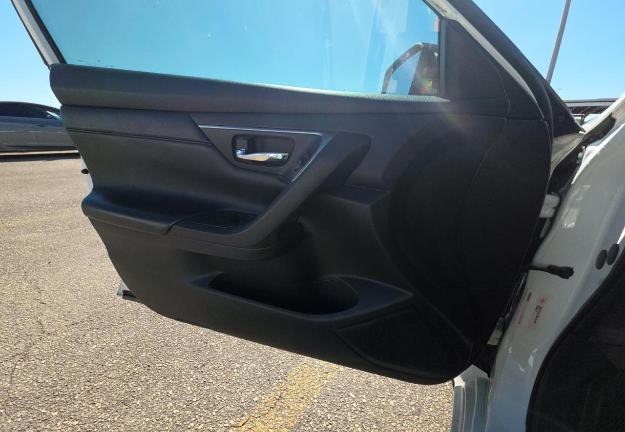 Nissan Altima  2015