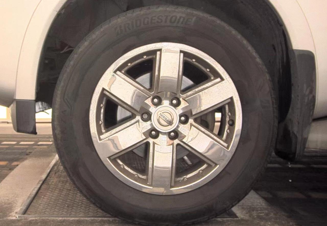 Nissan Armada  2014