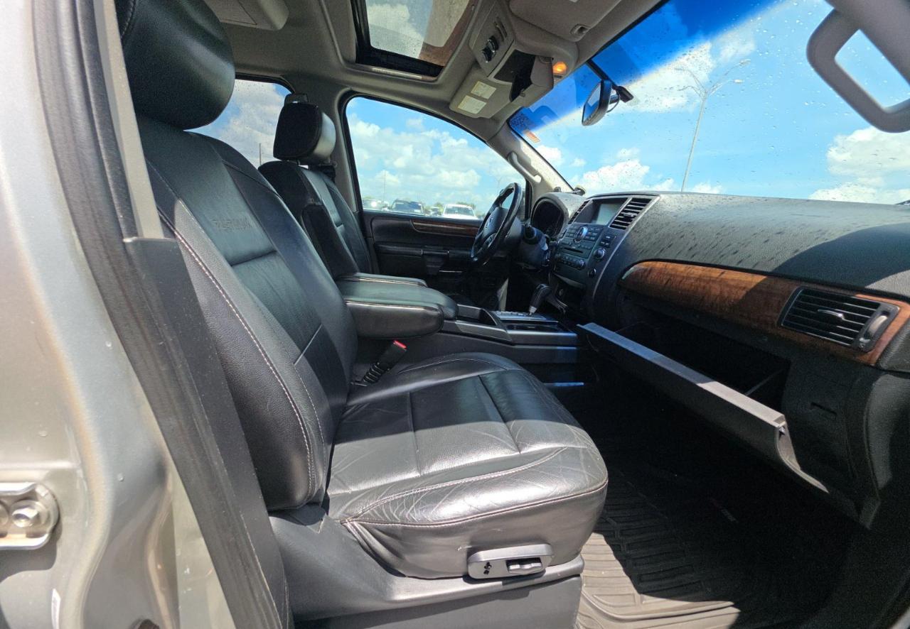 Nissan Armada  2014