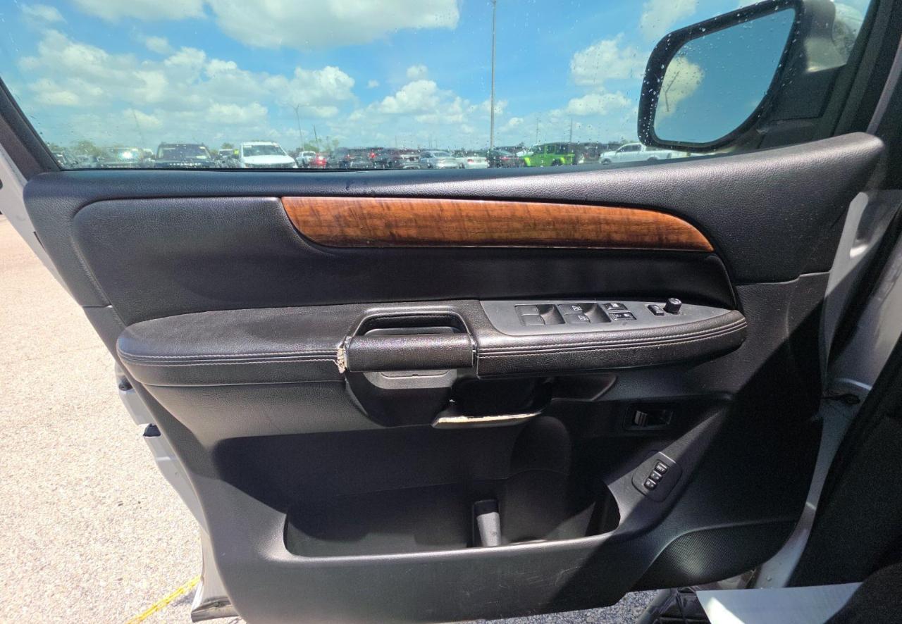 Nissan Armada  2014