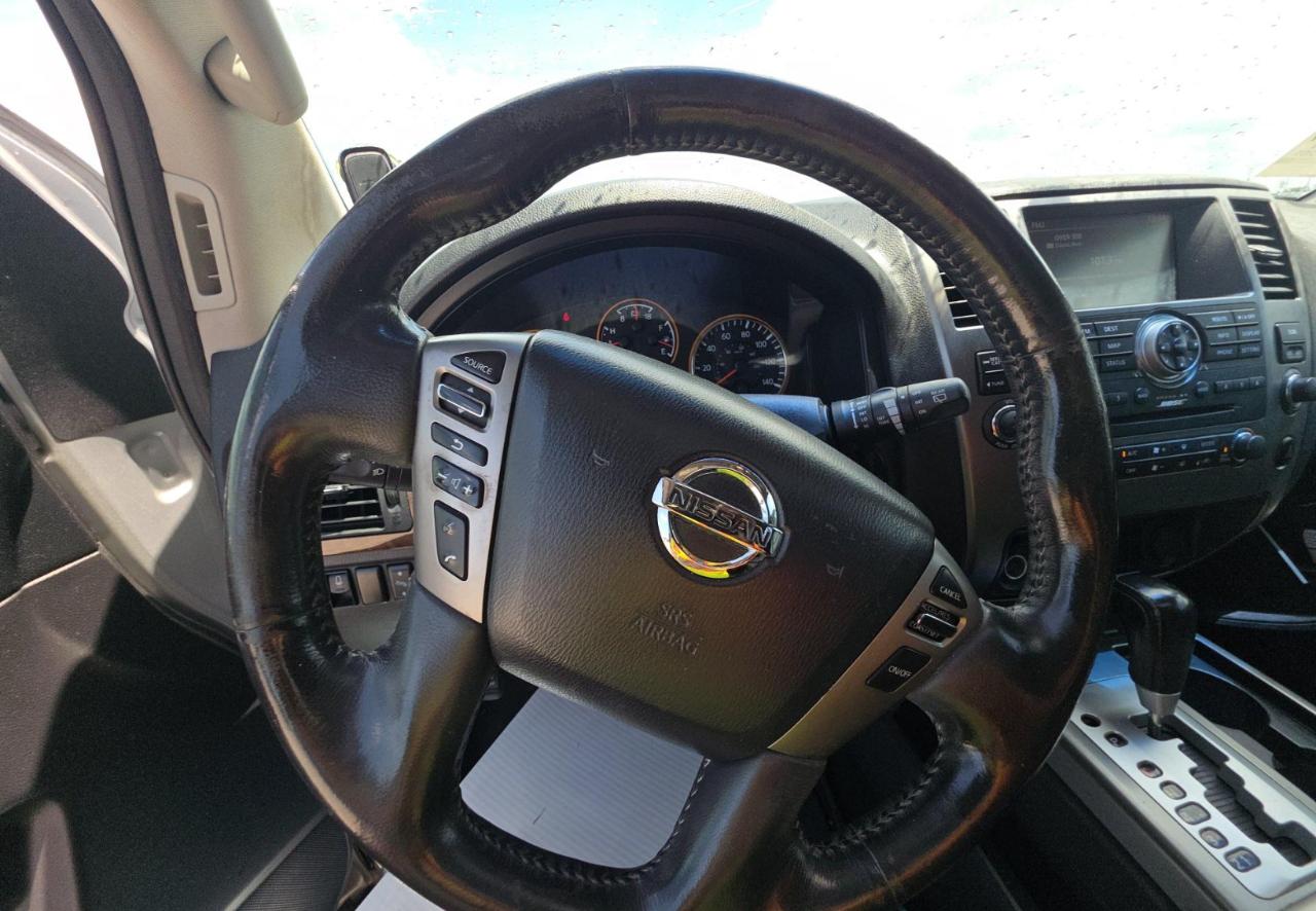 Nissan Armada  2014