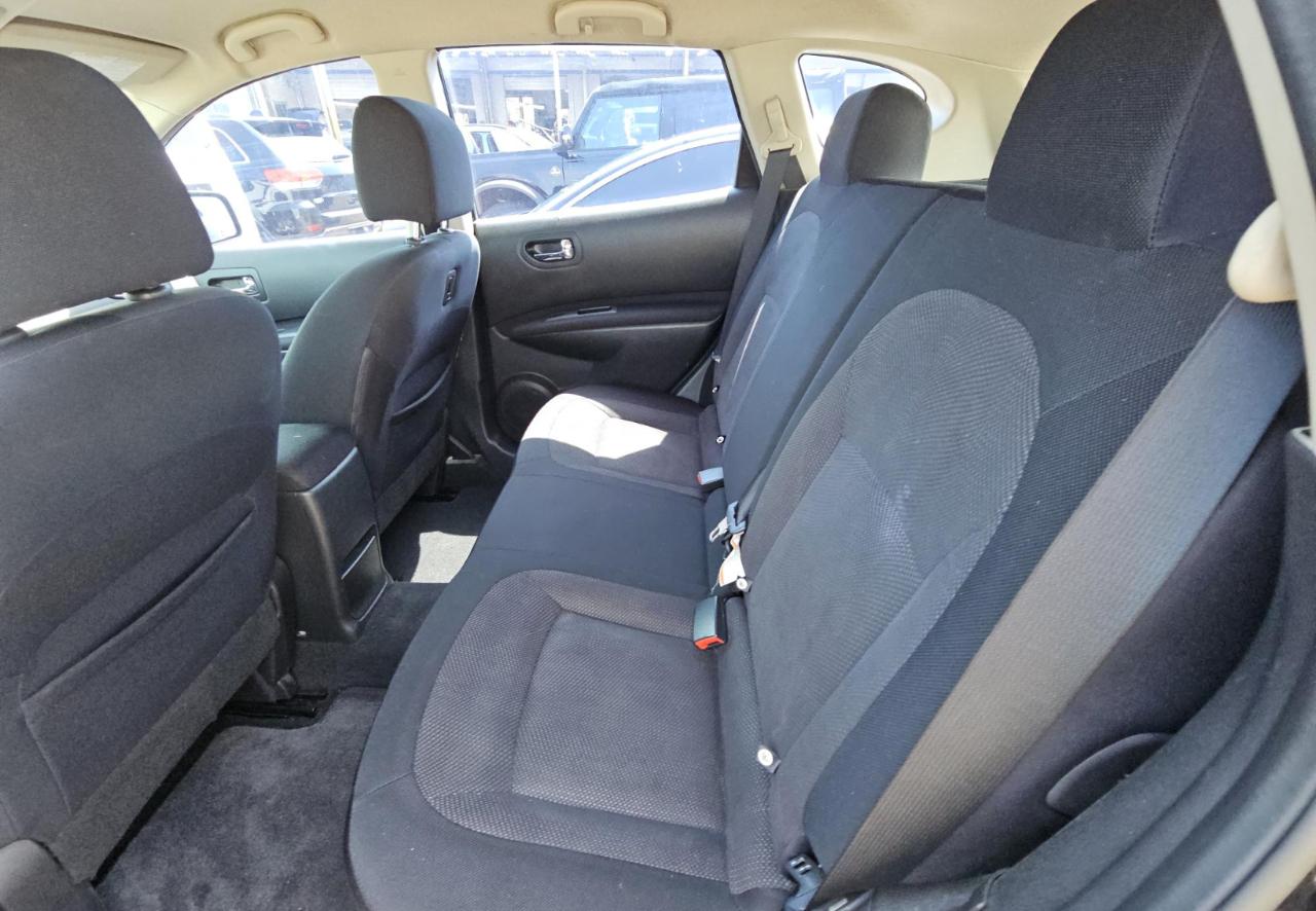 Nissan Rogue  2011