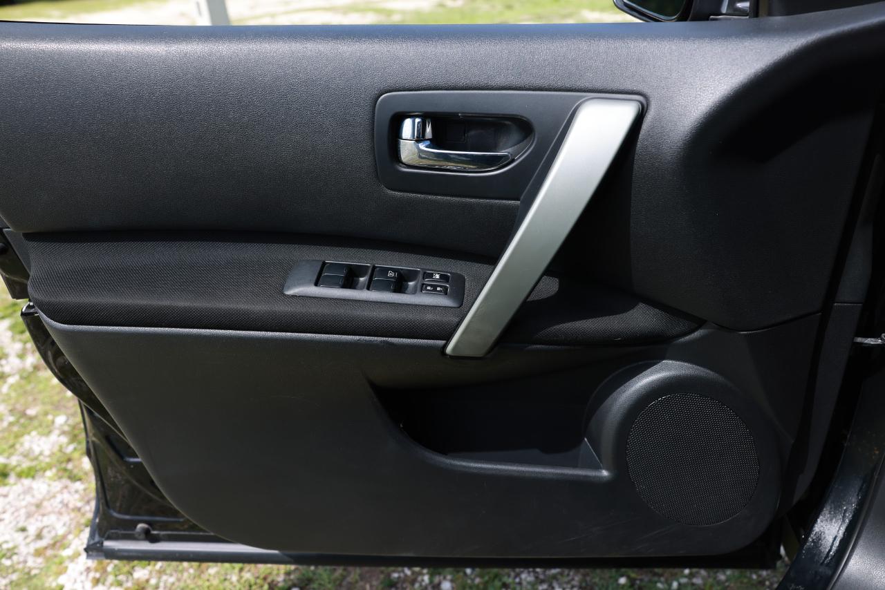 Nissan Rogue  2011