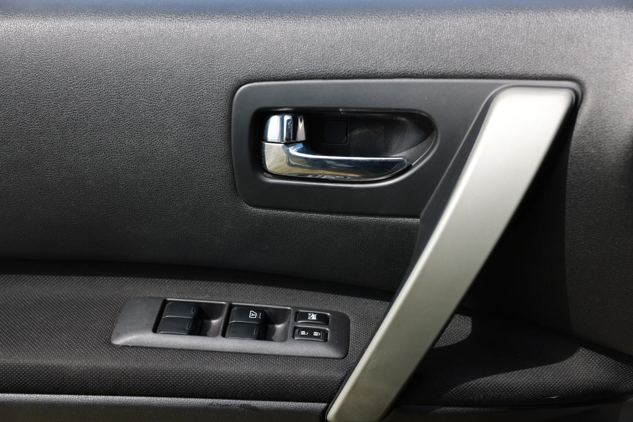 Nissan Rogue  2011