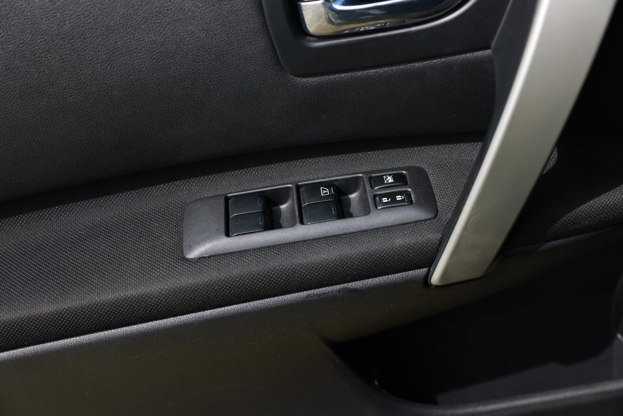 Nissan Rogue  2011