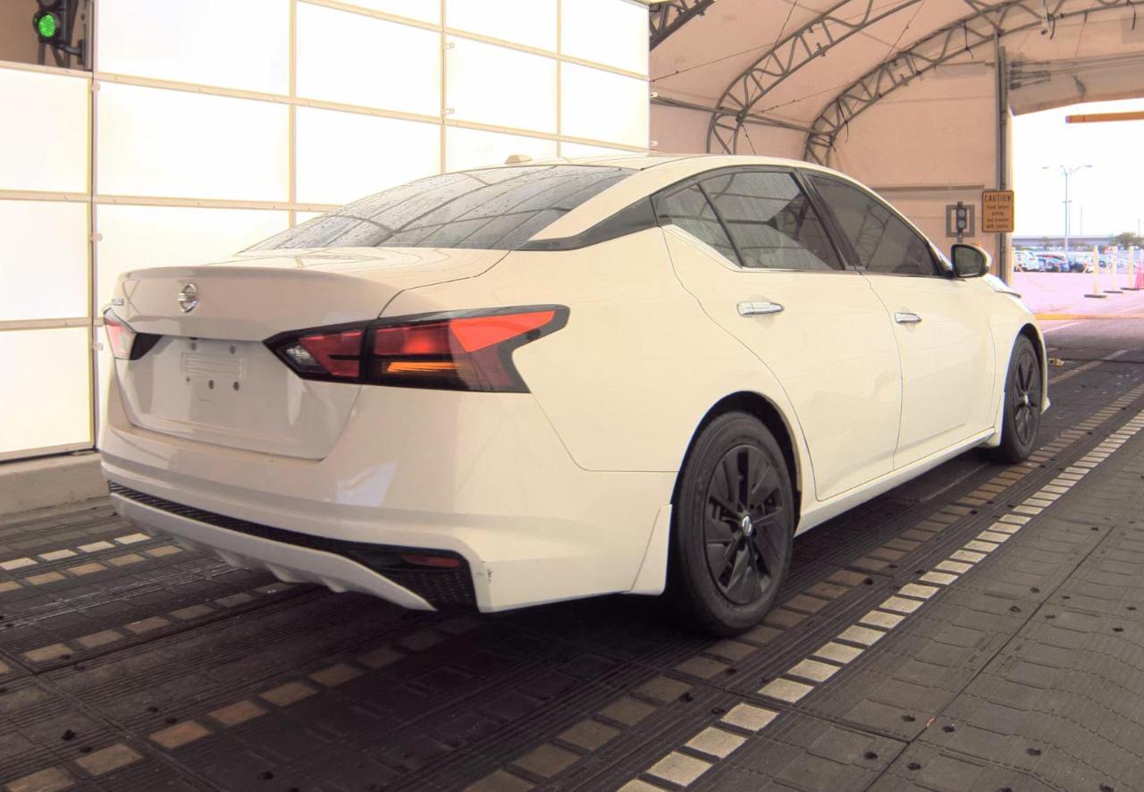Nissan Altima  2019