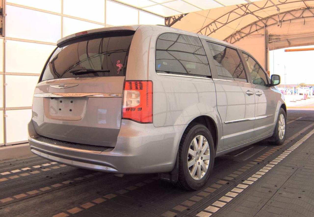 Chrysler Town & Country  2013