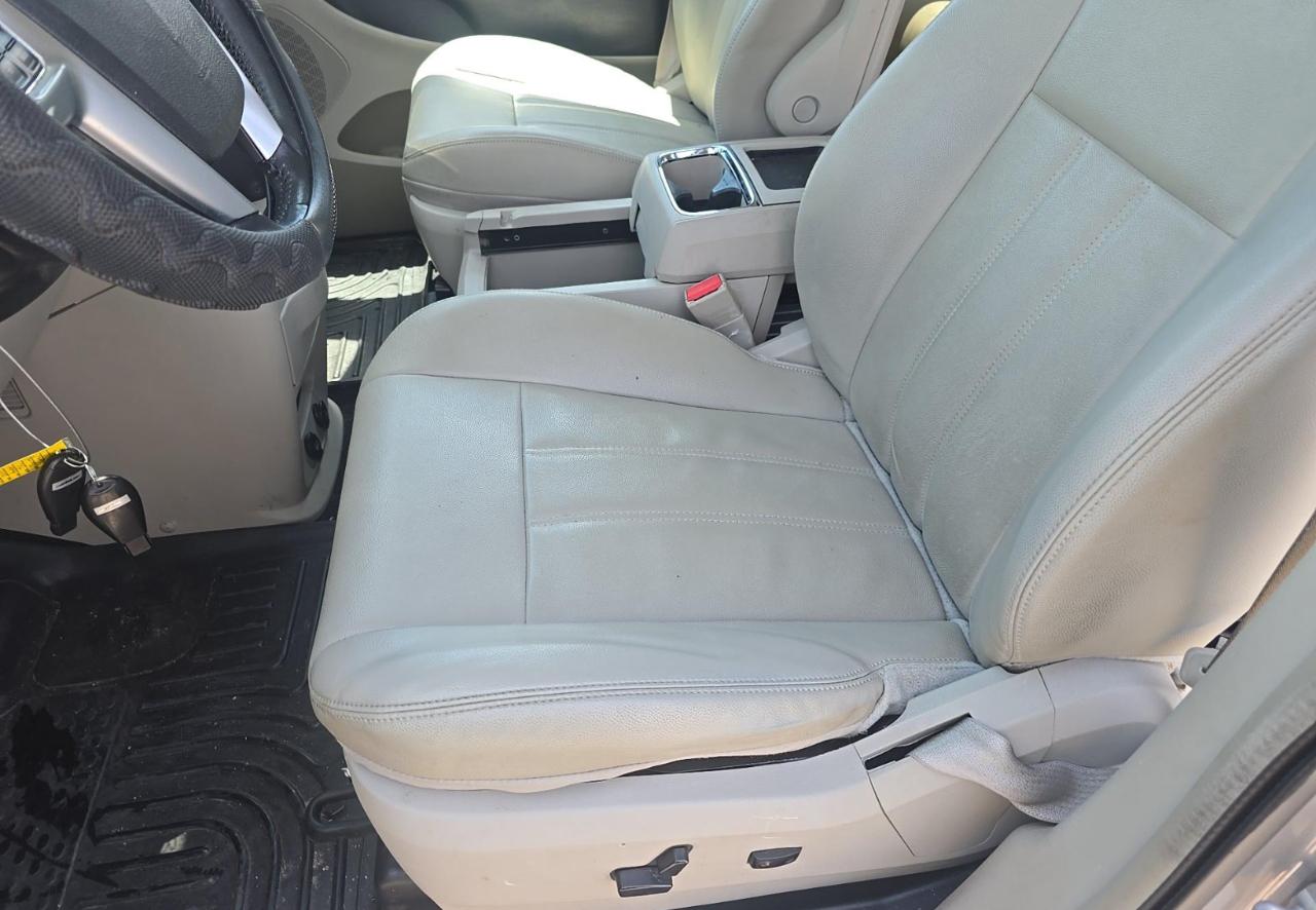 Chrysler Town & Country  2013