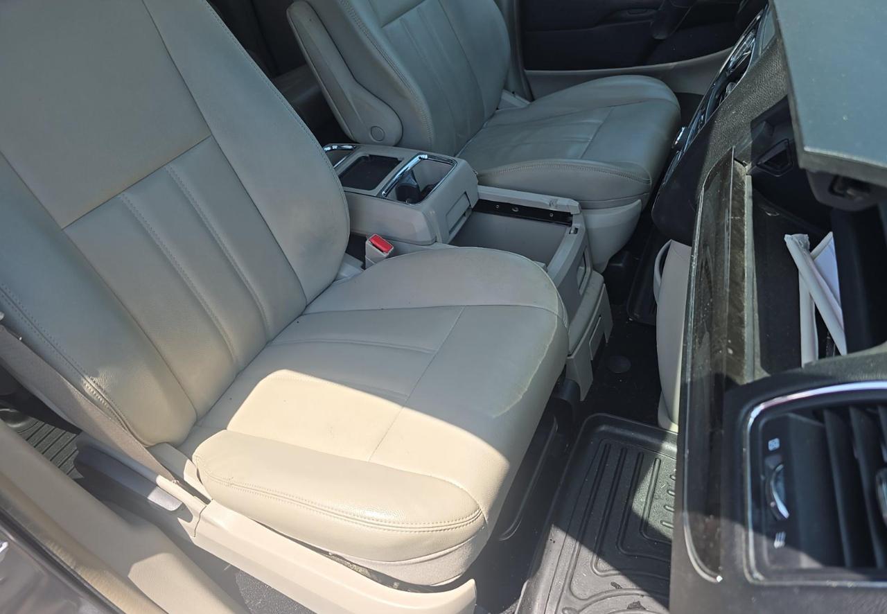 Chrysler Town & Country  2013