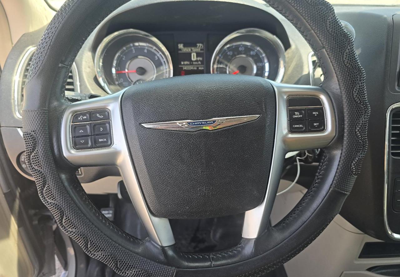 Chrysler Town & Country  2013