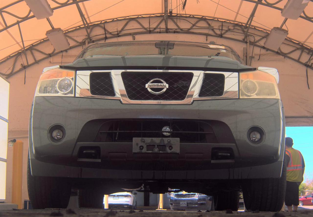 Nissan Armada  2010